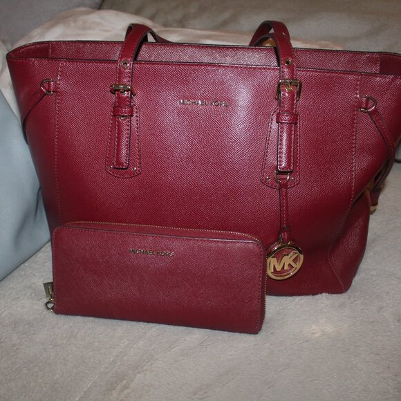 Purse Bundle ~ 23 bags and wallets ~ Coach, MK, Fossil, Marc Jacobs and more - Picture 4 of 16